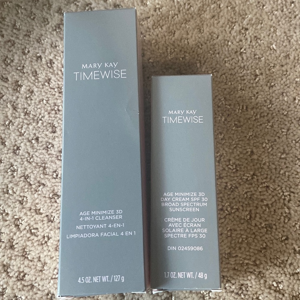 NIB Mary Kay Timewise 3D cleanser and day cream set